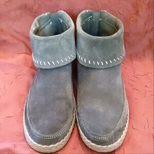 UGG Womens Gray Suede Varney Ankle Moccasin Boots Size 8